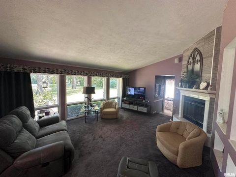 Tiny photo for 2381 LOGAN Street, Murphysboro, IL 62966 (MLS # EB459660)