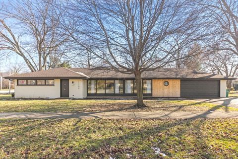 Photo of 1100 Westmore Meyers Road, Lombard, IL 60148 (MLS # 12571755)