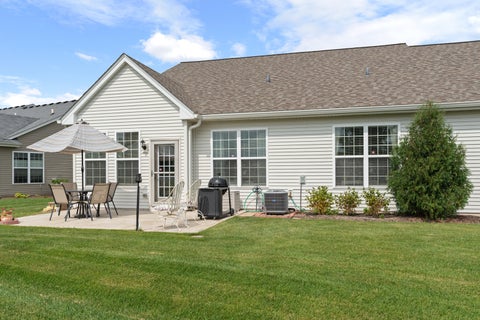 Tiny photo for 549 Autumn Circle, Pingree Grove, IL 60140 (MLS # 12766039)