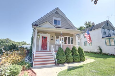 Photo of 133 N 17th Avenue, Melrose Park, IL 60160 (MLS # 12488869) Photo of 133 N 17th Avenue, Melrose Park, IL 60160 (MLS # 12488869)