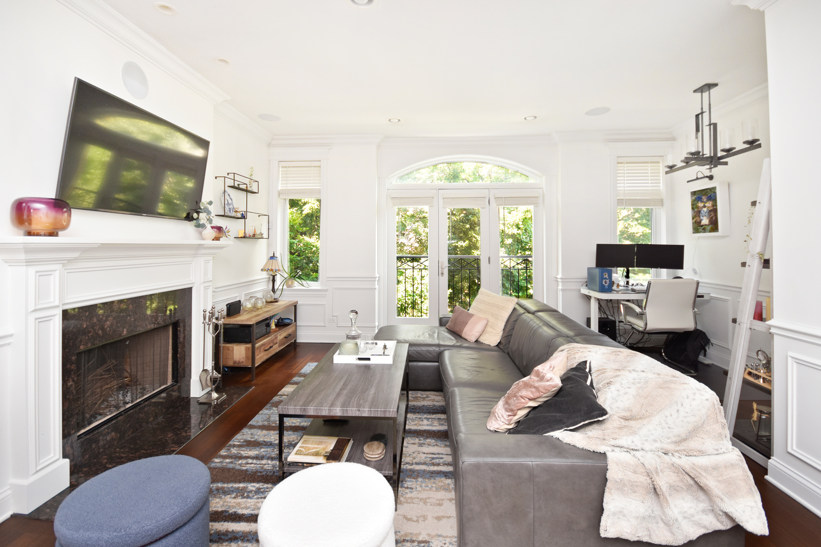 831 W George Street 2