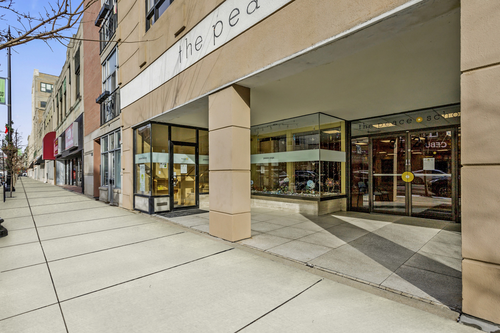 3121 N Lincoln Avenue