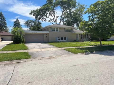 Tiny photo for 865 E 165th Street, South Holland, IL 60473 (MLS # 12721877)