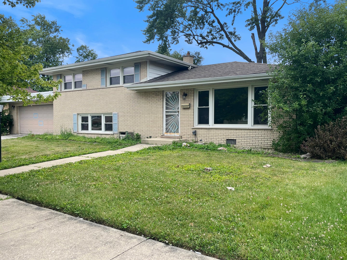 865 E 165th Street