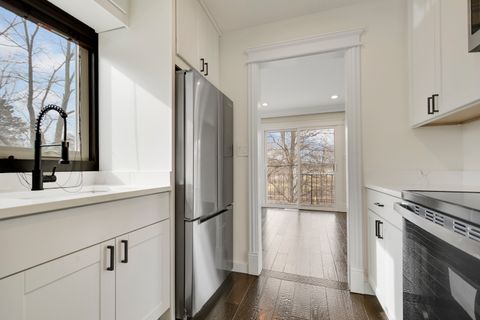 Tiny photo for 491 OLD SURREY Lane #B, Hinsdale, IL 60521 (MLS # 12571410)