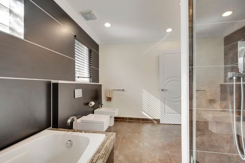 Tiny photo for 491 OLD SURREY Lane #B, Hinsdale, IL 60521 (MLS # 12571410)