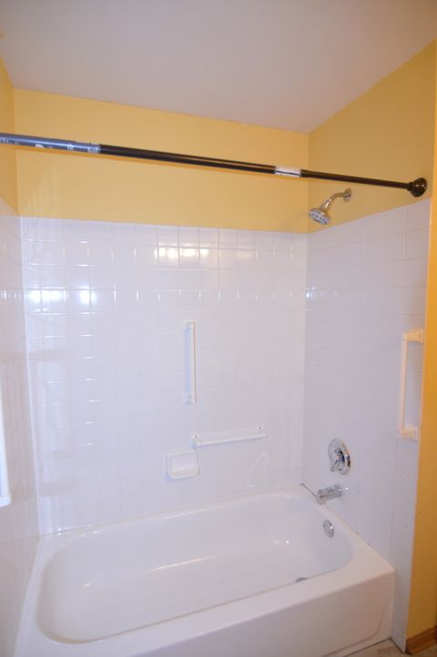 Tiny photo for 842 Amelia Court, Grayslake, IL 60030 (MLS # 12605950)