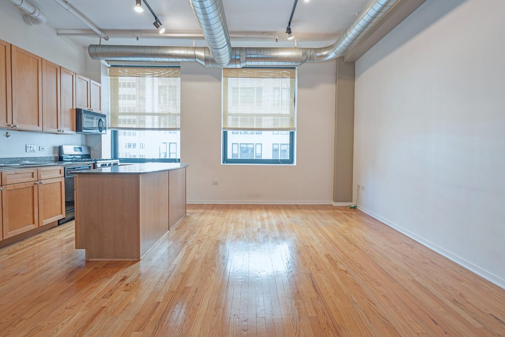 6 E Monroe Street 601