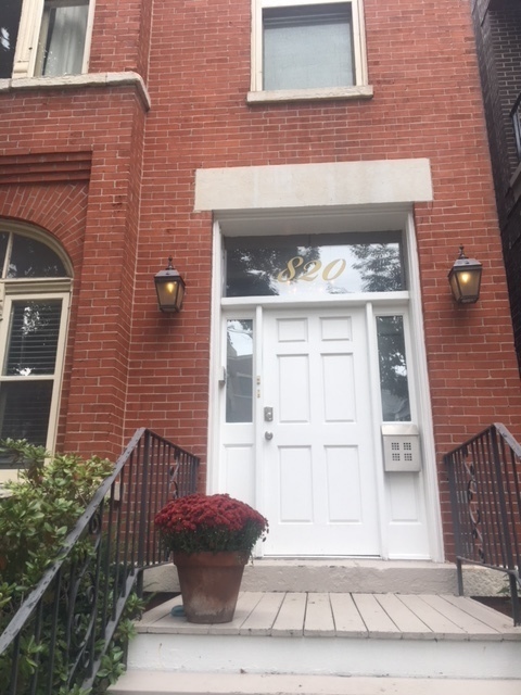 820 W Wrightwood Avenue