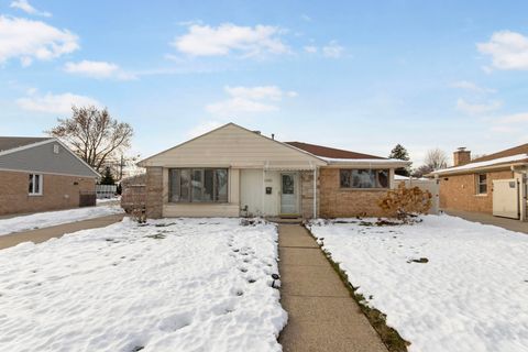 Photo of 1090 W Grant Drive, Des Plaines, IL 60016 (MLS # 12532892)