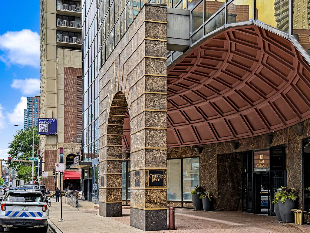 10 E Ontario Street 4903