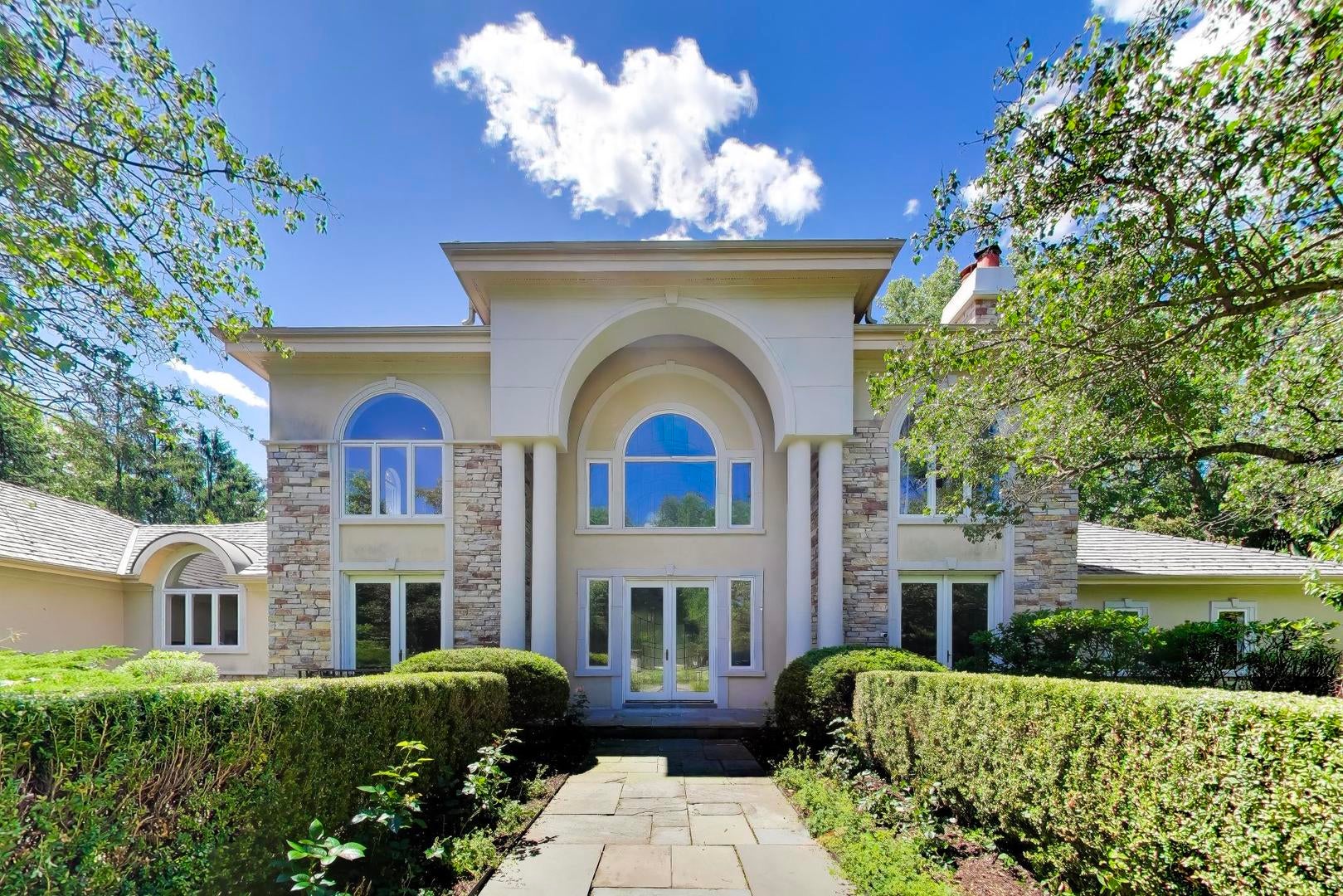 148 N Ahwahnee Road