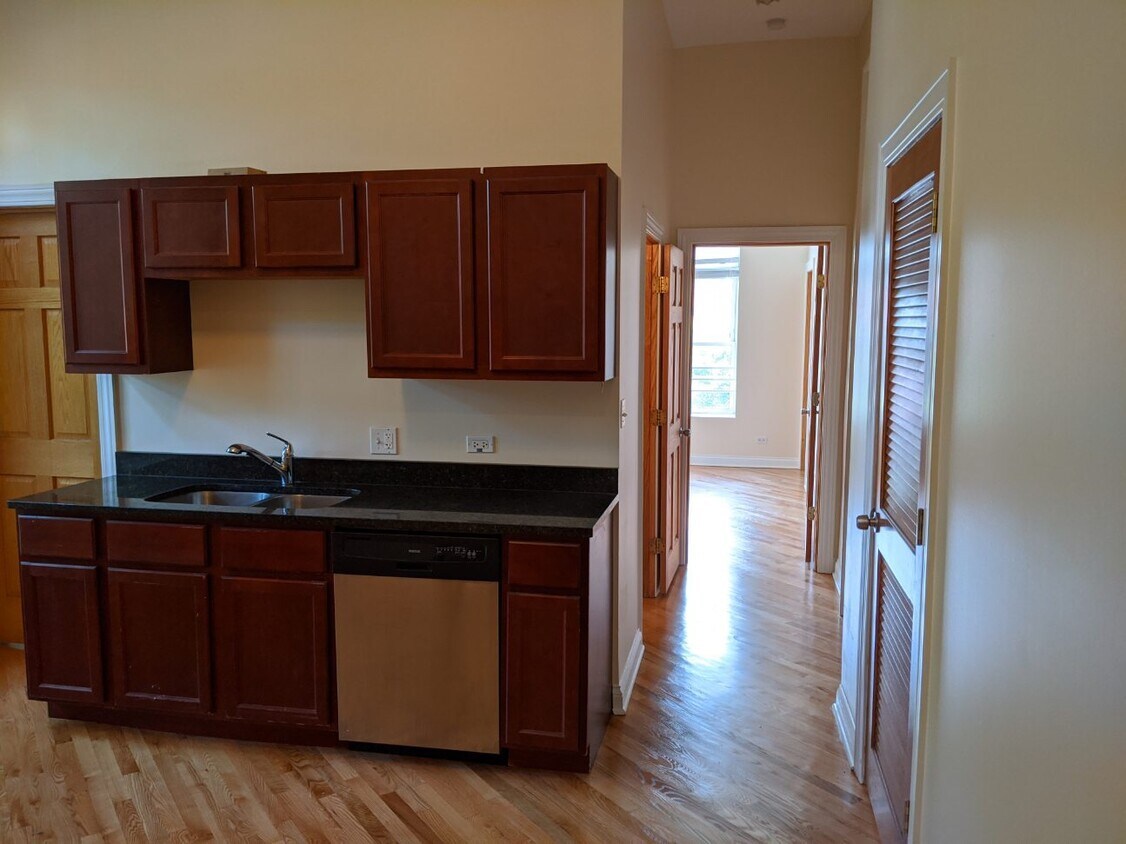 1100 W Taylor Street 3F