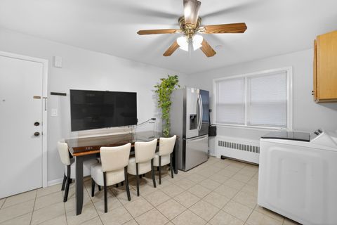 Tiny photo for 7410 N Oakley Avenue #3A, Chicago, IL 60645 (MLS # 12680646)