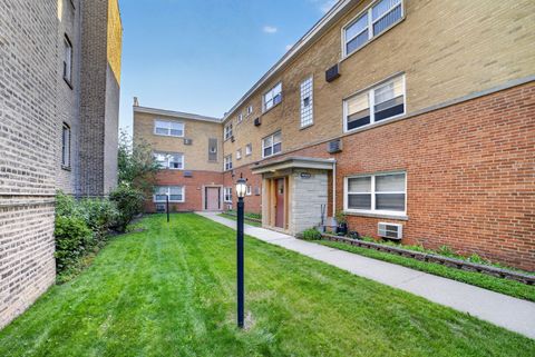 Tiny photo for 7410 N Oakley Avenue #3A, Chicago, IL 60645 (MLS # 12680646)