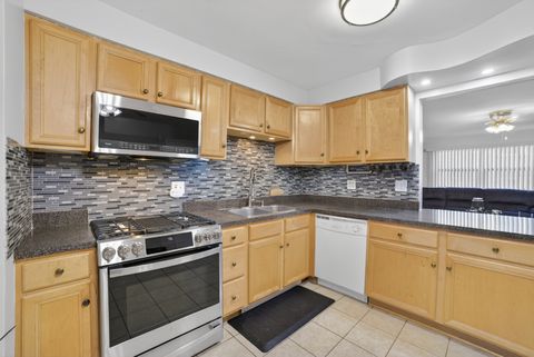 Tiny photo for 7410 N Oakley Avenue #3A, Chicago, IL 60645 (MLS # 12680646)