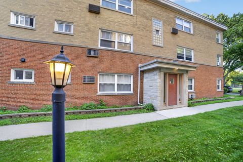 Photo of 7410 N Oakley Avenue #3A, Chicago, IL 60645 (MLS # 12680646)