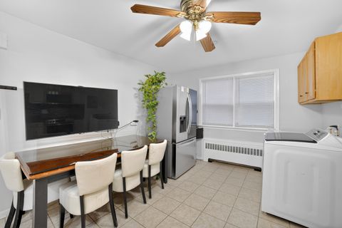 Tiny photo for 7410 N Oakley Avenue #3A, Chicago, IL 60645 (MLS # 12680646)