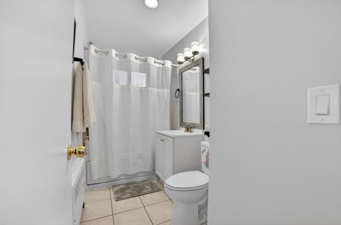 Tiny photo for 7410 N Oakley Avenue #3A, Chicago, IL 60645 (MLS # 12680646)