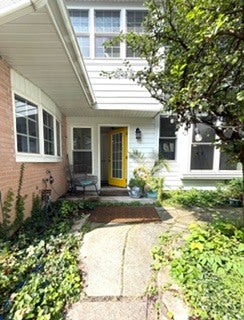 Tiny photo for 350 Ridgewood Avenue, Glen Ellyn, IL 60137 (MLS # 12716404)