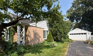 Tiny photo for 350 Ridgewood Avenue, Glen Ellyn, IL 60137 (MLS # 12716404)