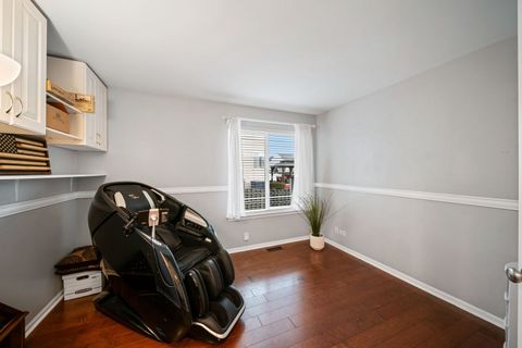 Tiny photo for 39371 Crofton Lane, Beach Park, IL 60083 (MLS # 12617307)