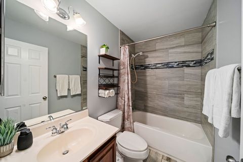 Tiny photo for 39371 Crofton Lane, Beach Park, IL 60083 (MLS # 12617307)