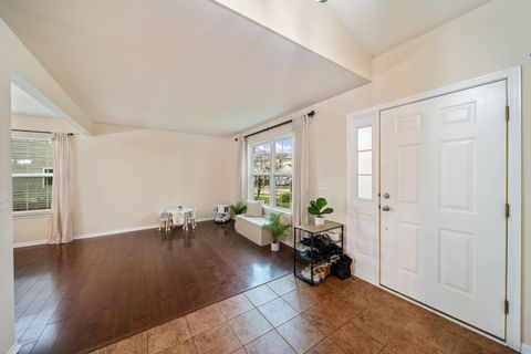 Tiny photo for 39371 Crofton Lane, Beach Park, IL 60083 (MLS # 12617307)