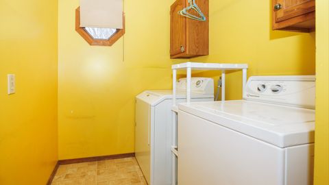 Tiny photo for 2112 Parker Avenue, Bloomington, IL 61701 (MLS # 12569284)