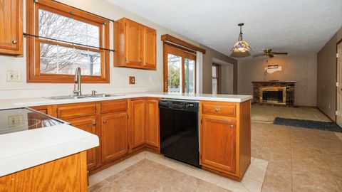 Tiny photo for 2112 Parker Avenue, Bloomington, IL 61701 (MLS # 12569284)