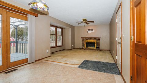 Tiny photo for 2112 Parker Avenue, Bloomington, IL 61701 (MLS # 12569284)