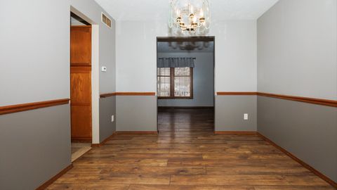 Tiny photo for 2112 Parker Avenue, Bloomington, IL 61701 (MLS # 12569284)