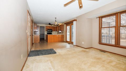 Tiny photo for 2112 Parker Avenue, Bloomington, IL 61701 (MLS # 12569284)