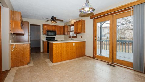 Tiny photo for 2112 Parker Avenue, Bloomington, IL 61701 (MLS # 12569284)