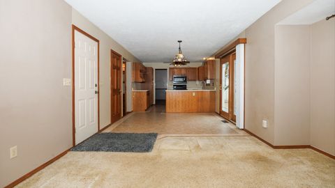 Tiny photo for 2112 Parker Avenue, Bloomington, IL 61701 (MLS # 12569284)