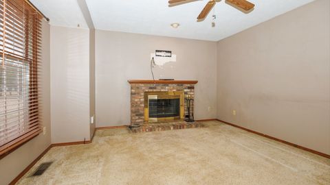 Tiny photo for 2112 Parker Avenue, Bloomington, IL 61701 (MLS # 12569284)