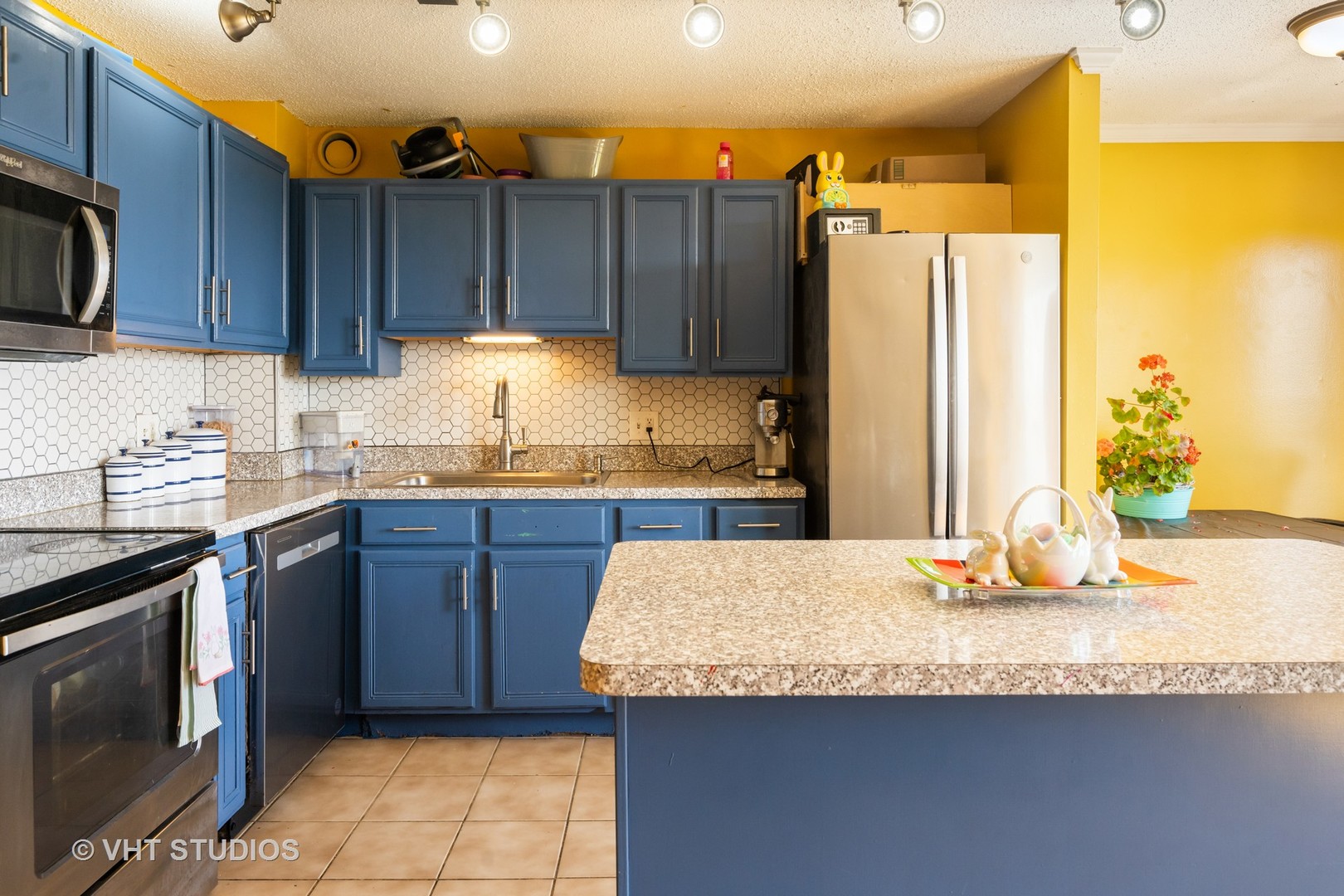 711 W Gordon Terrace 808