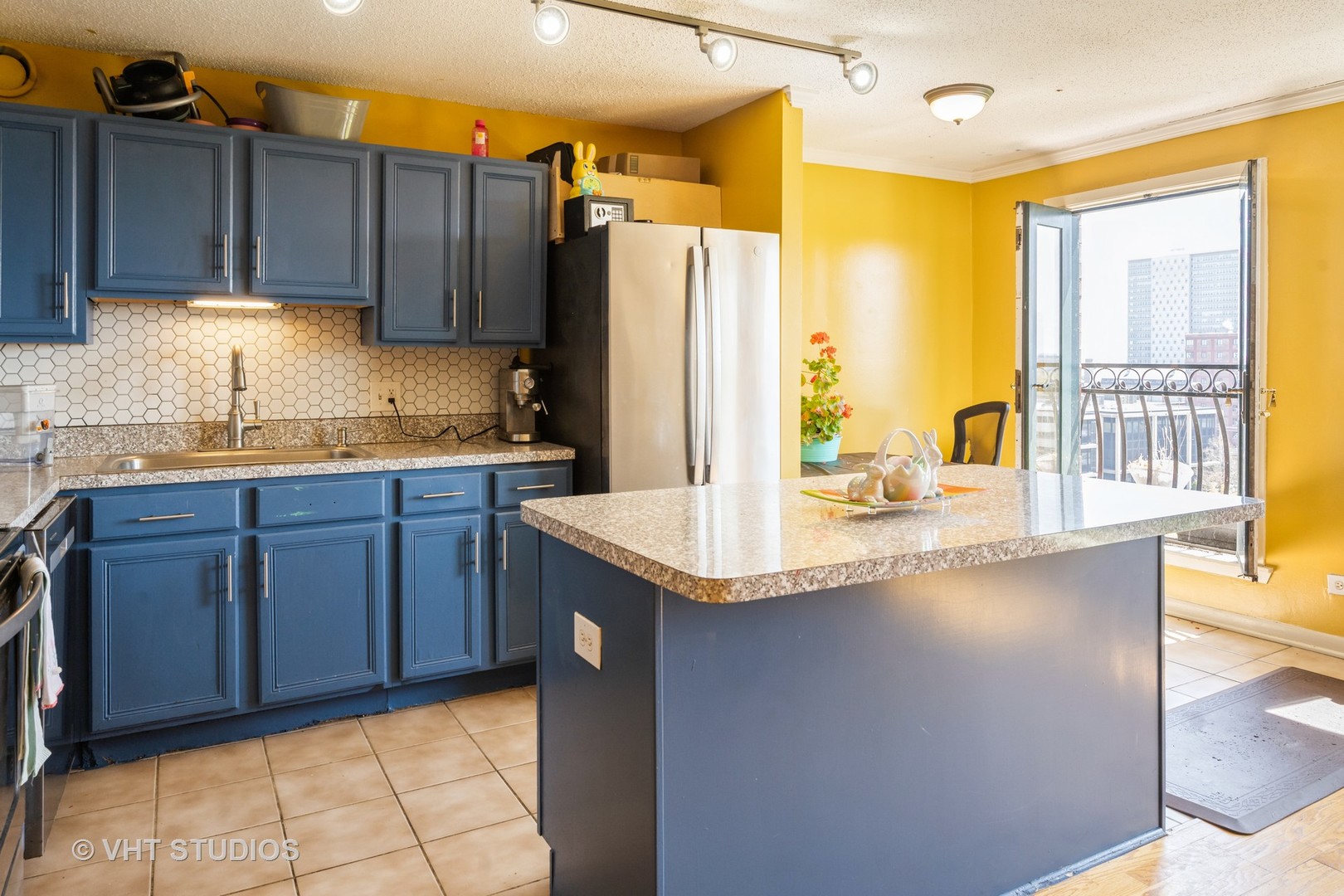 711 W Gordon Terrace 808