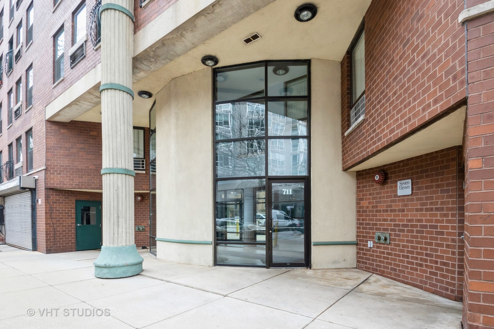 711 W Gordon Terrace 808