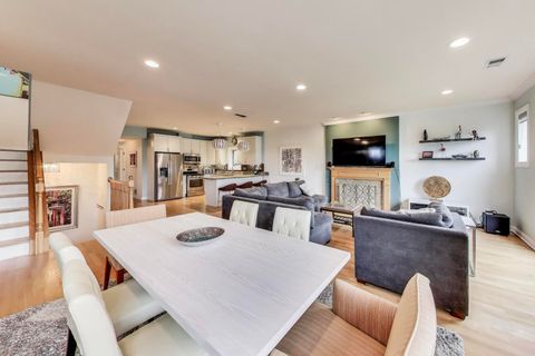 Tiny photo for 3635 N WILTON Avenue #4, Chicago, IL 60613 (MLS # 12468039)