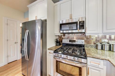 Tiny photo for 3635 N WILTON Avenue #4, Chicago, IL 60613 (MLS # 12468039)