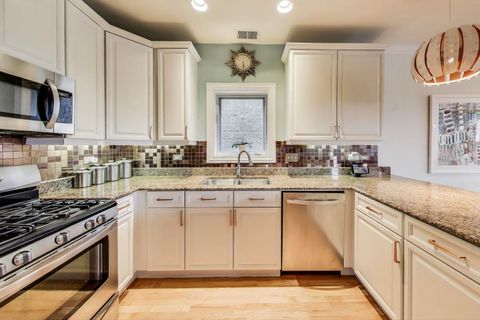 Tiny photo for 3635 N WILTON Avenue #4, Chicago, IL 60613 (MLS # 12468039)