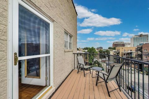 Tiny photo for 3635 N WILTON Avenue #4, Chicago, IL 60613 (MLS # 12468039)