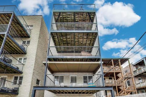 Tiny photo for 3635 N WILTON Avenue #4, Chicago, IL 60613 (MLS # 12468039)