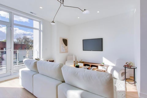 Tiny photo for 5428 N Winthrop Avenue #202, Chicago, IL 60640 (MLS # 12754773)