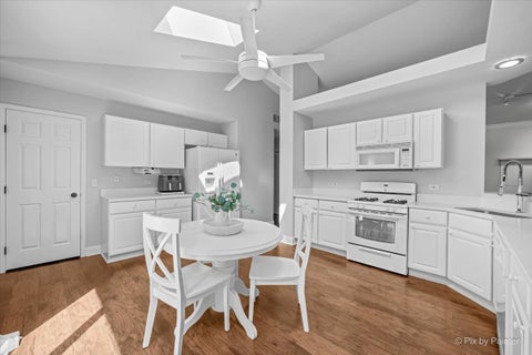 Tiny photo for 8043 Sierra Woods Lane #8043, Carpentersville, IL 60110 (MLS # 12729729)