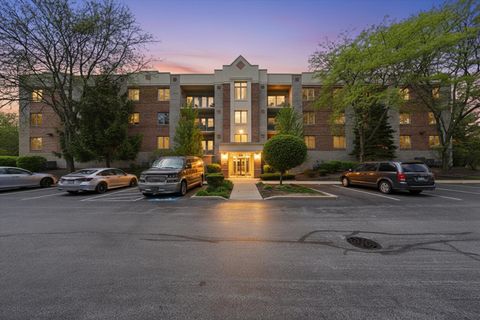 Tiny photo for 7841 W 157th Street #305, Orland Park, IL 60462 (MLS # 12633436)