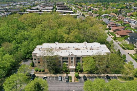 Tiny photo for 7841 W 157th Street #305, Orland Park, IL 60462 (MLS # 12633436)