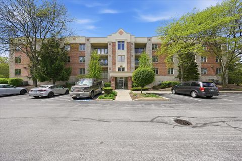 Photo of 7841 W 157th Street #305, Orland Park, IL 60462 (MLS # 12633436)