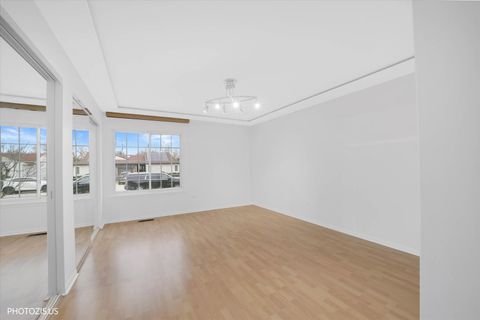 Tiny photo for 533 Lyon Drive, Buffalo Grove, IL 60089 (MLS # 12536411)